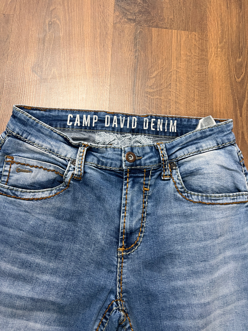 Camp David Y2k Orange stitch jeans (32x30)