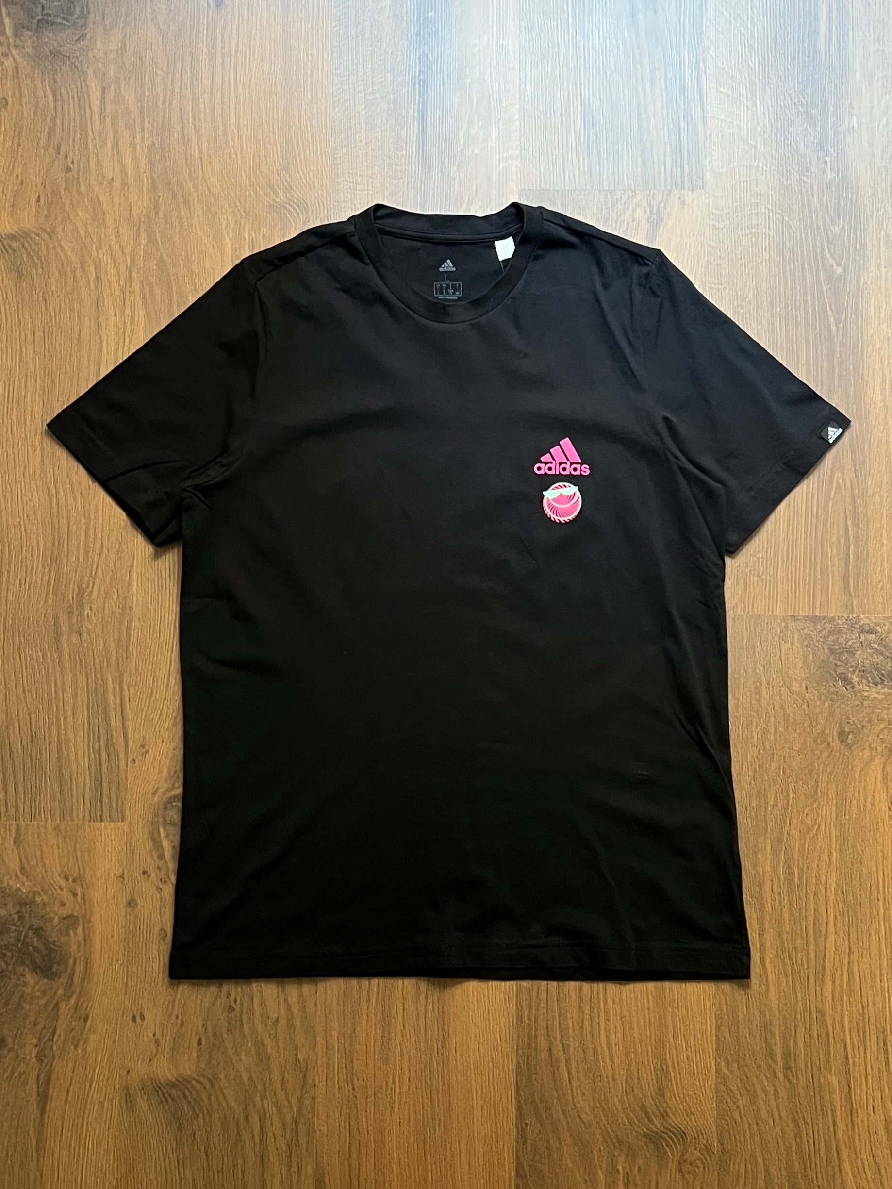 Adidas Graphic Tshirt (L)