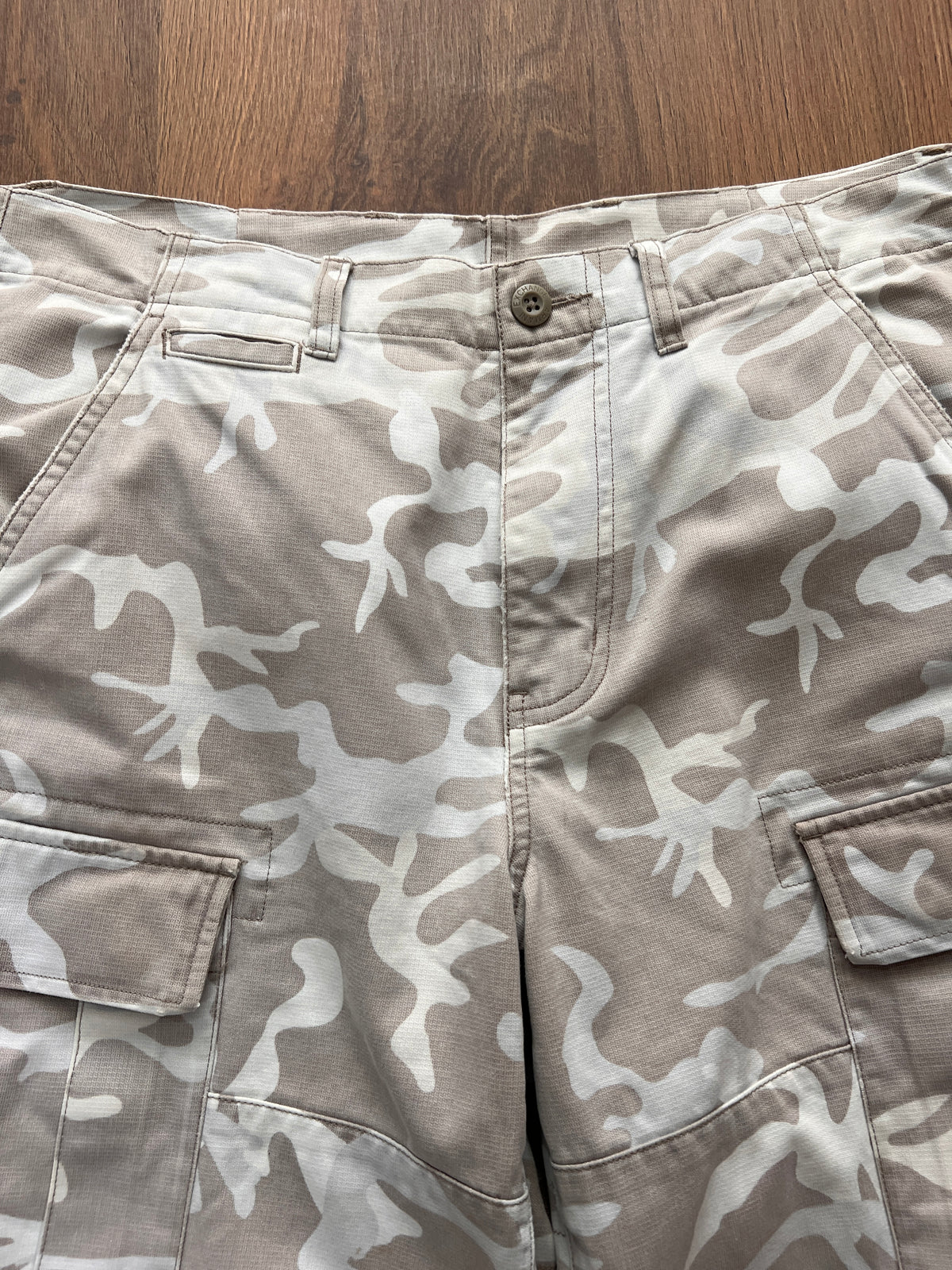 Armani Exchange Camo Cargo (32)