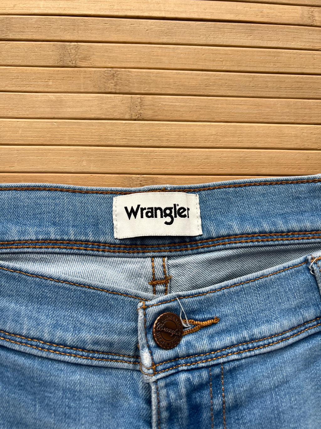 Wrangler Baby Blue Jeans (36x30)
