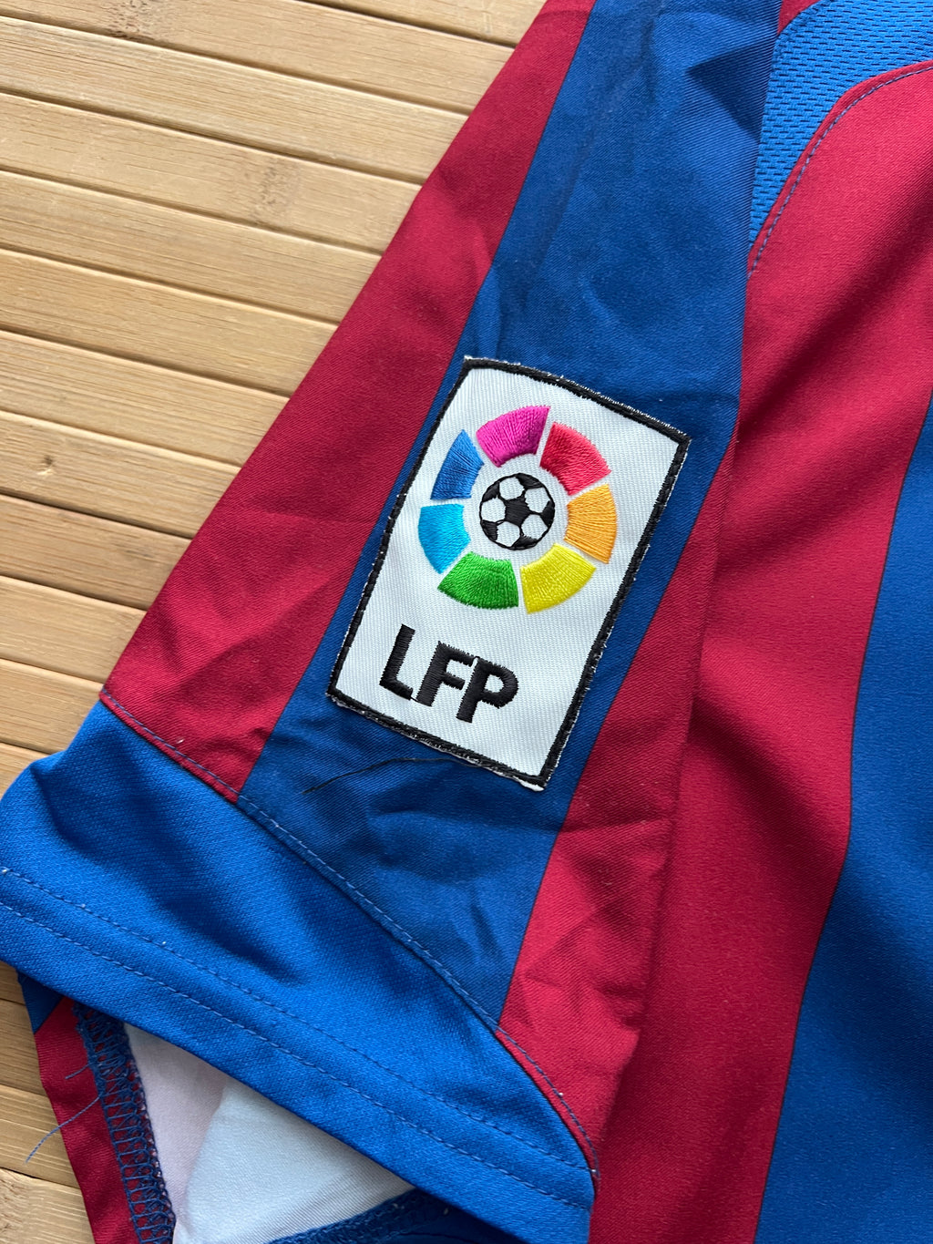 Barcelona 2005-2006 Home Jersey (M)