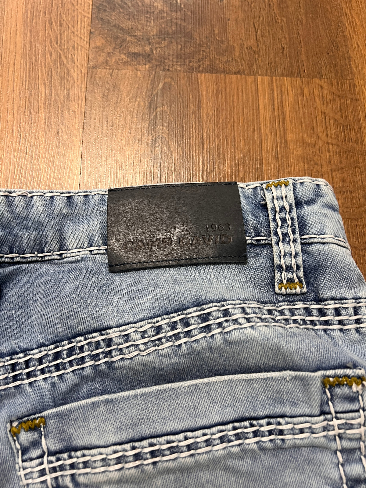 Camp David Y2K baby blue jeans (36x32)