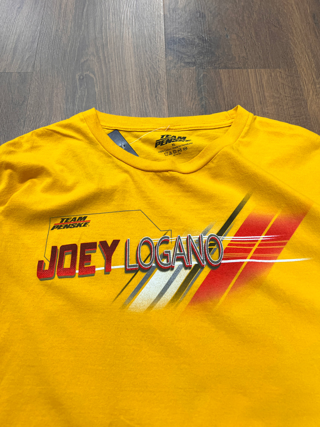 Joey Logano Nascar Tshirt(L)