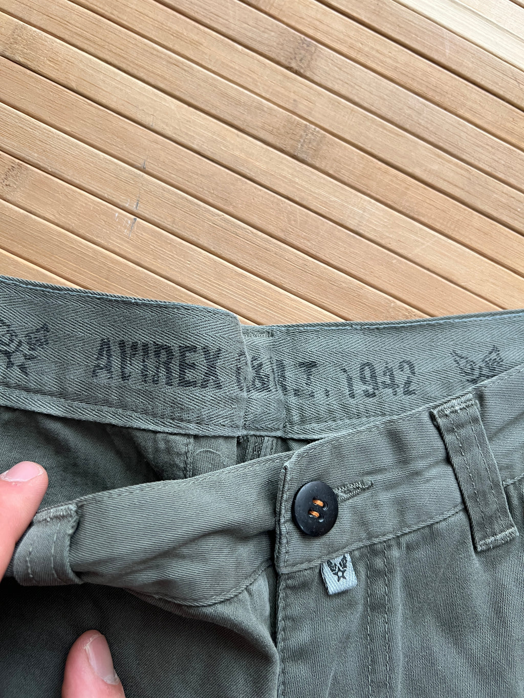 Avirex Cargo Shorts(28)