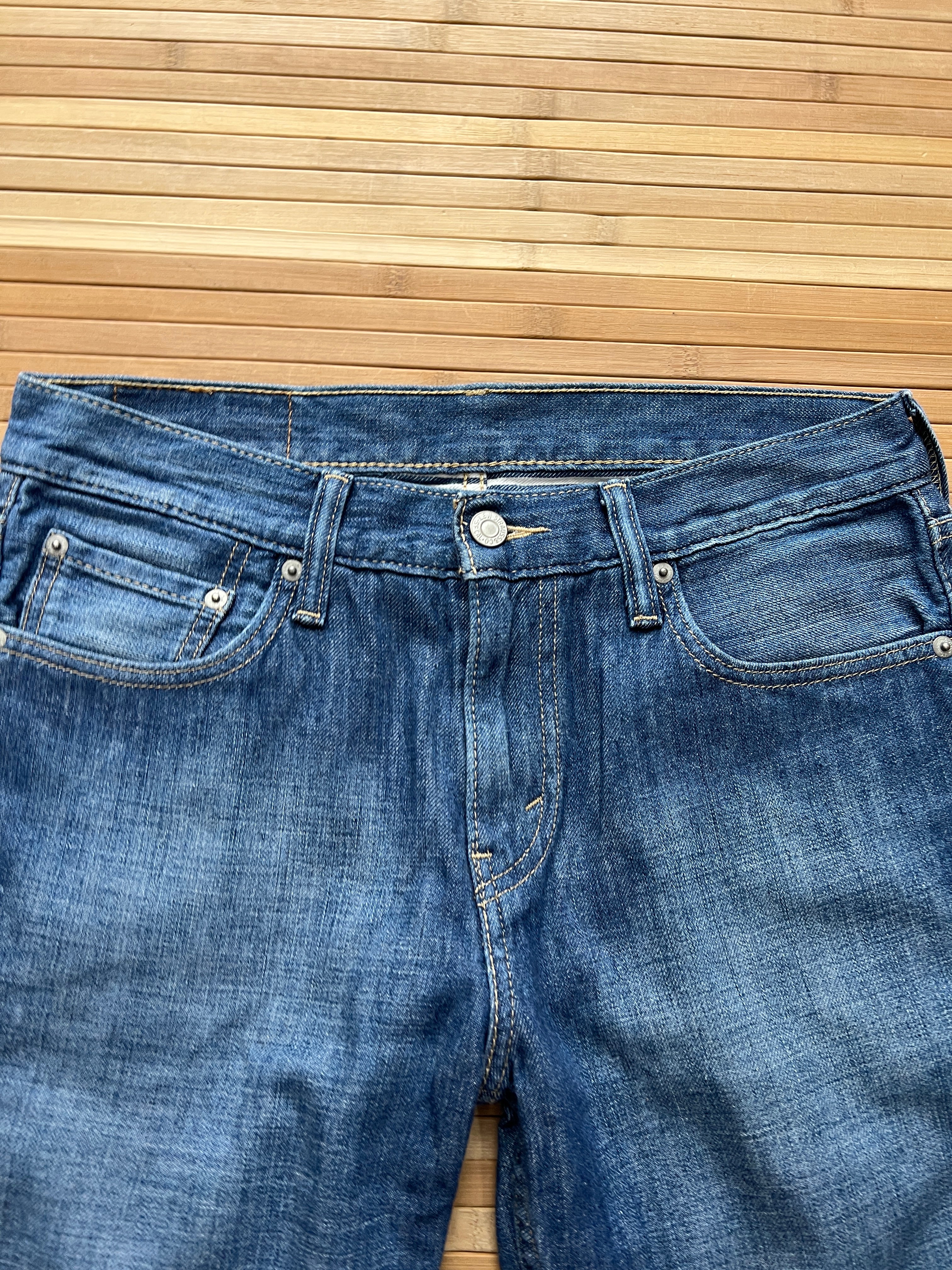Levis Shorts(30)