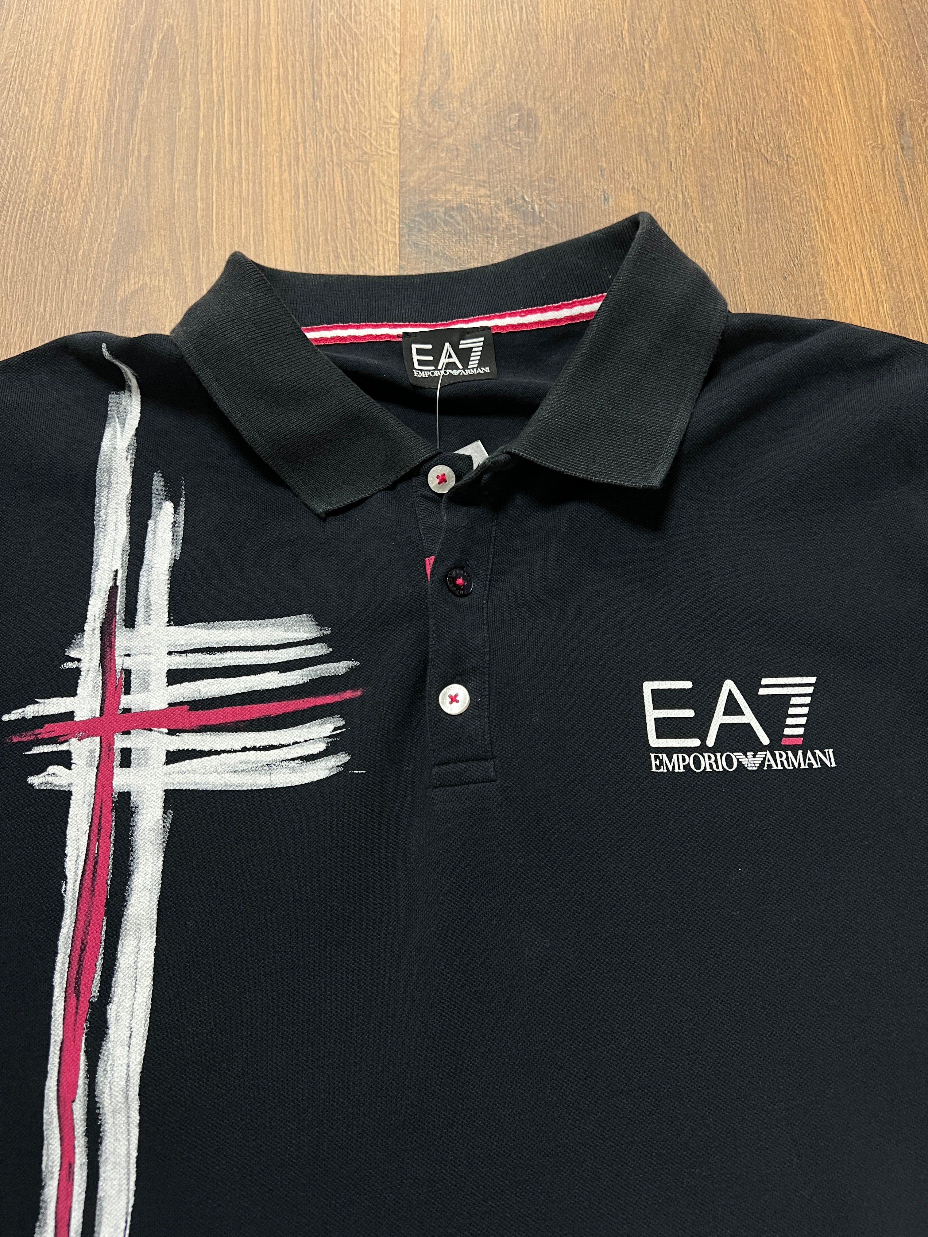 Armani Polo (L)