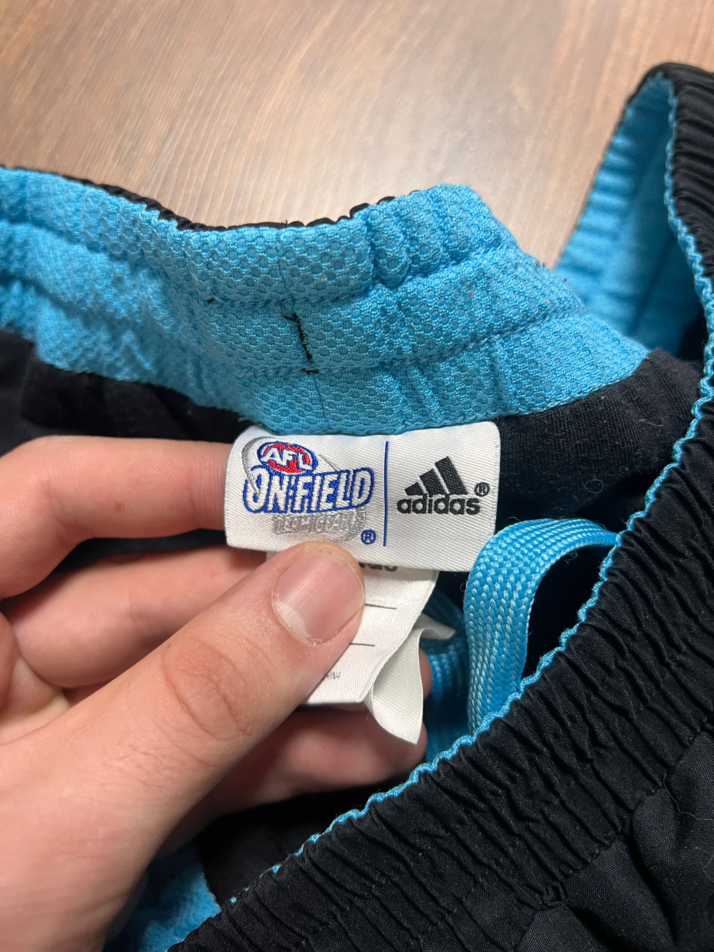 Adidas Essndon vintage trackpants (L)