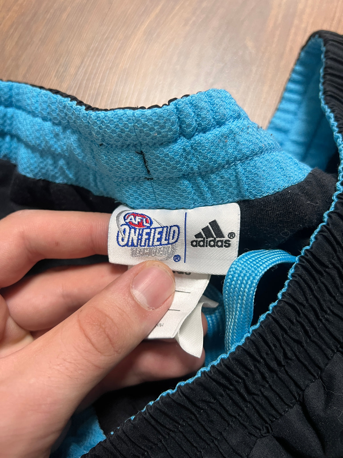 Adidas Essndon vintage trackpants (L)
