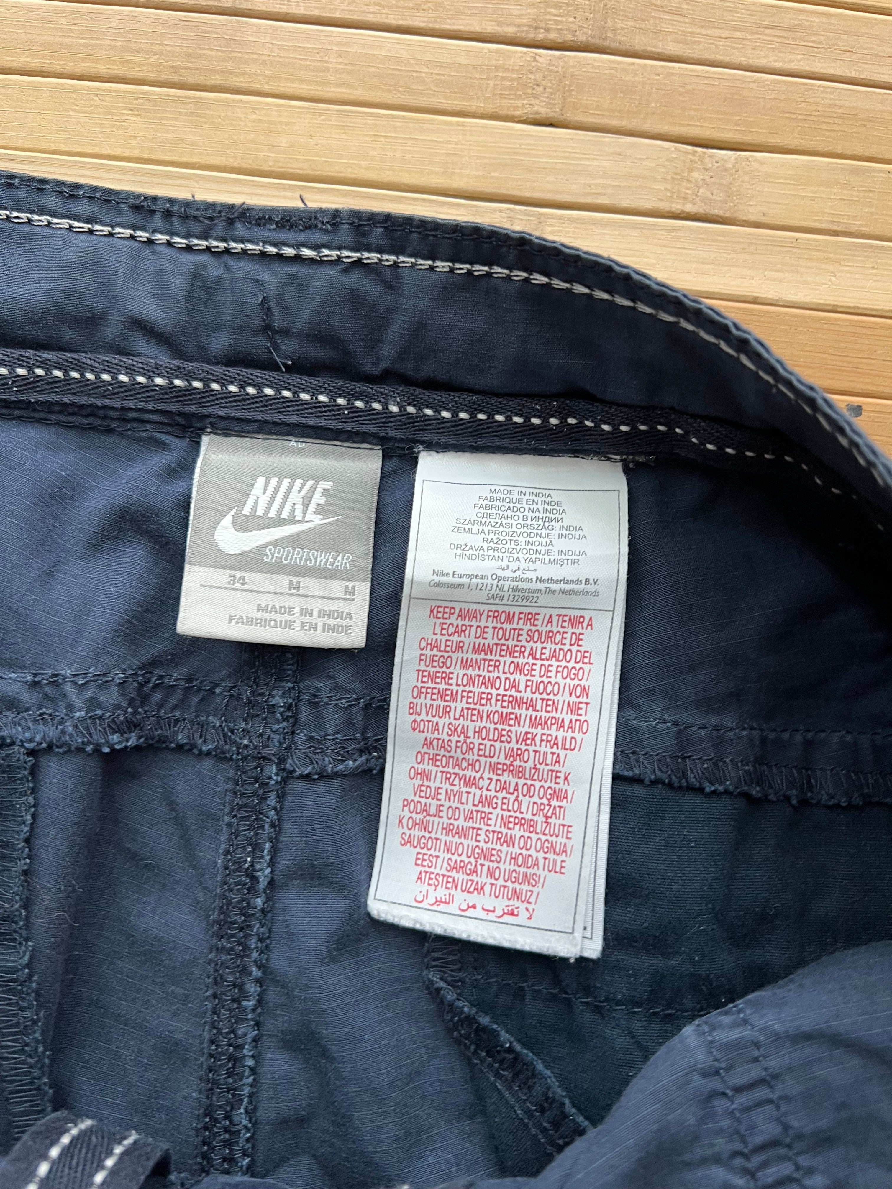 Nike Cargo Shorts (34)