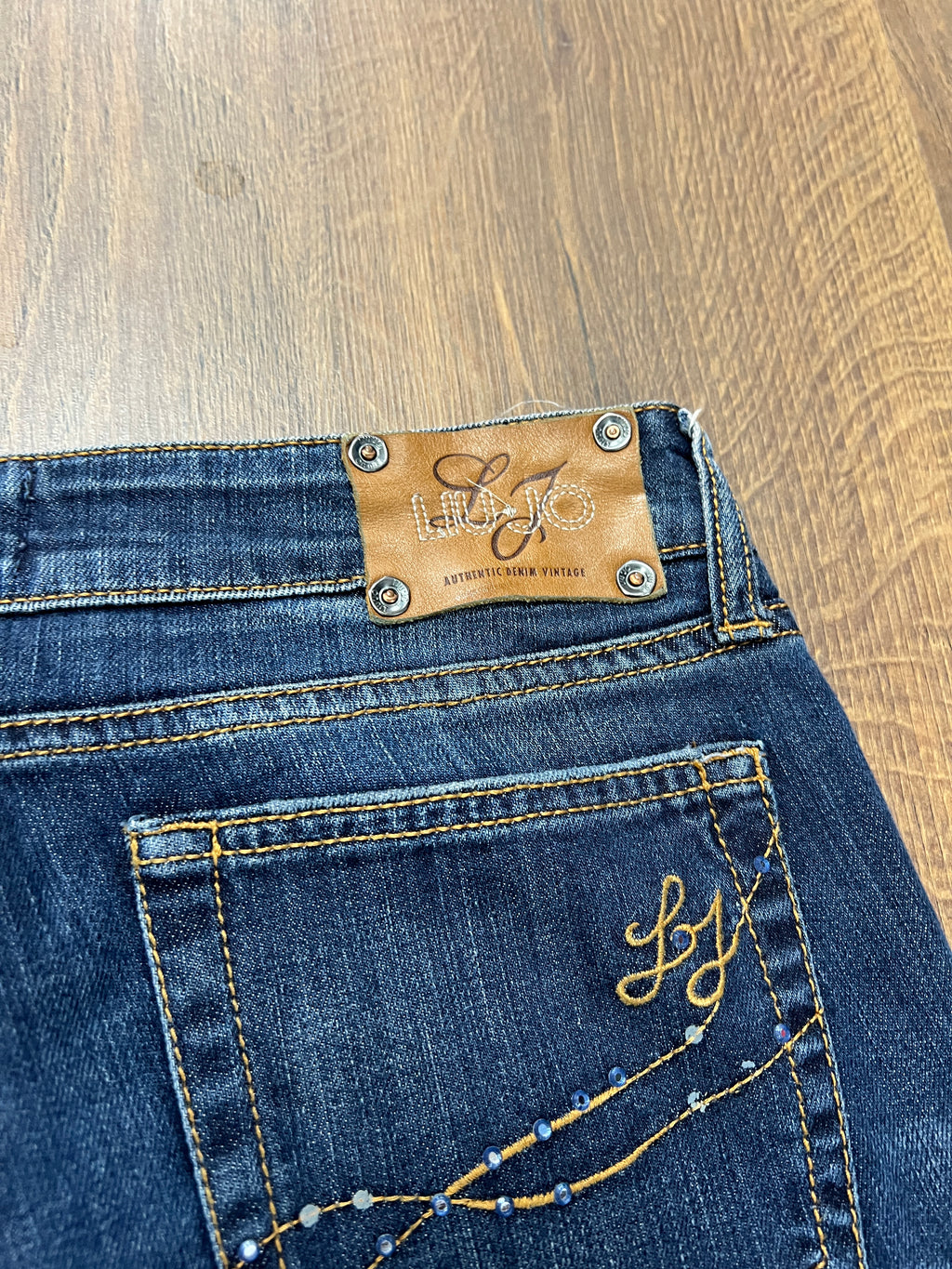 Liu-Jo Capris🙋‍♀️  (30)