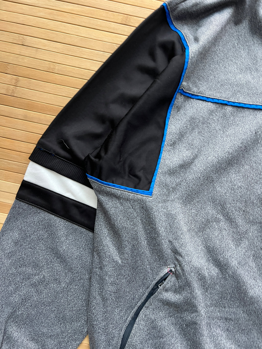 Adidas Vintage Zip Up (XL)