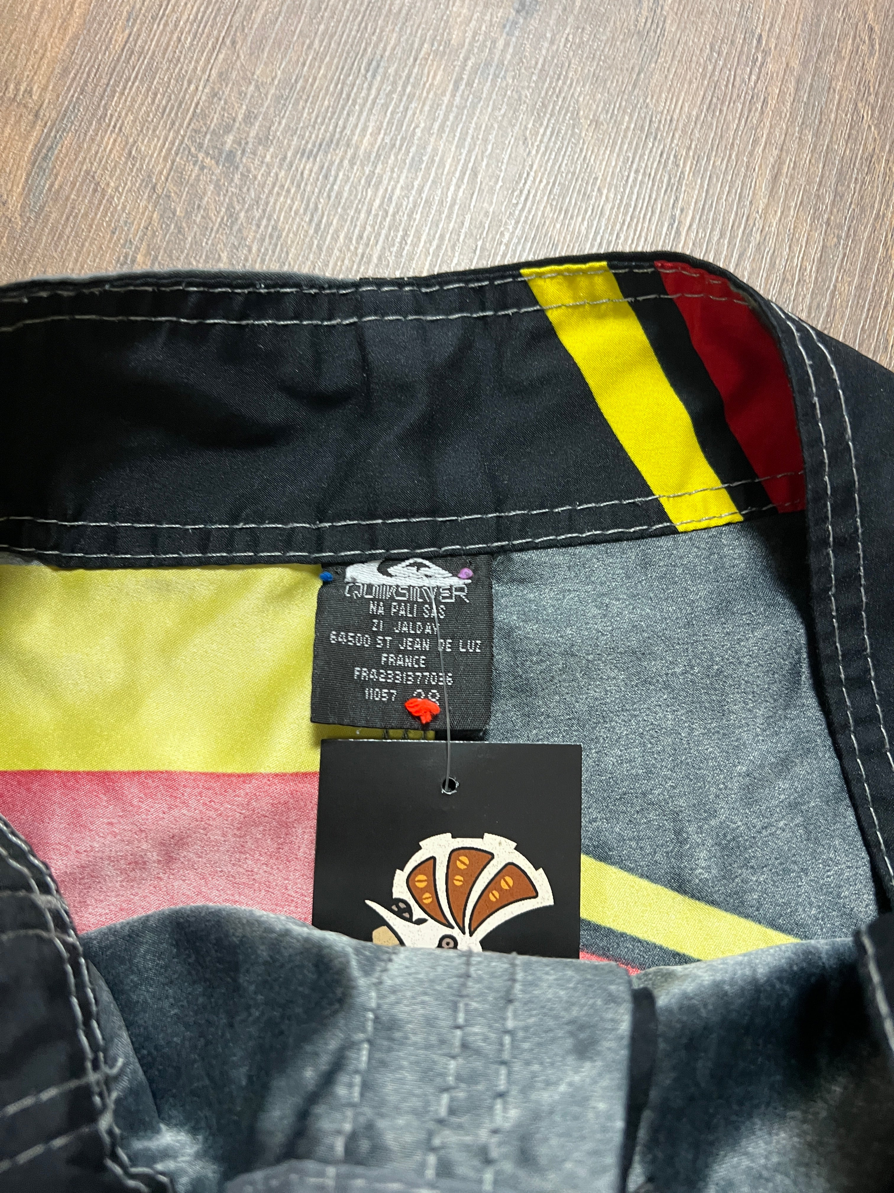 quicksilver striped boardshorts (38)