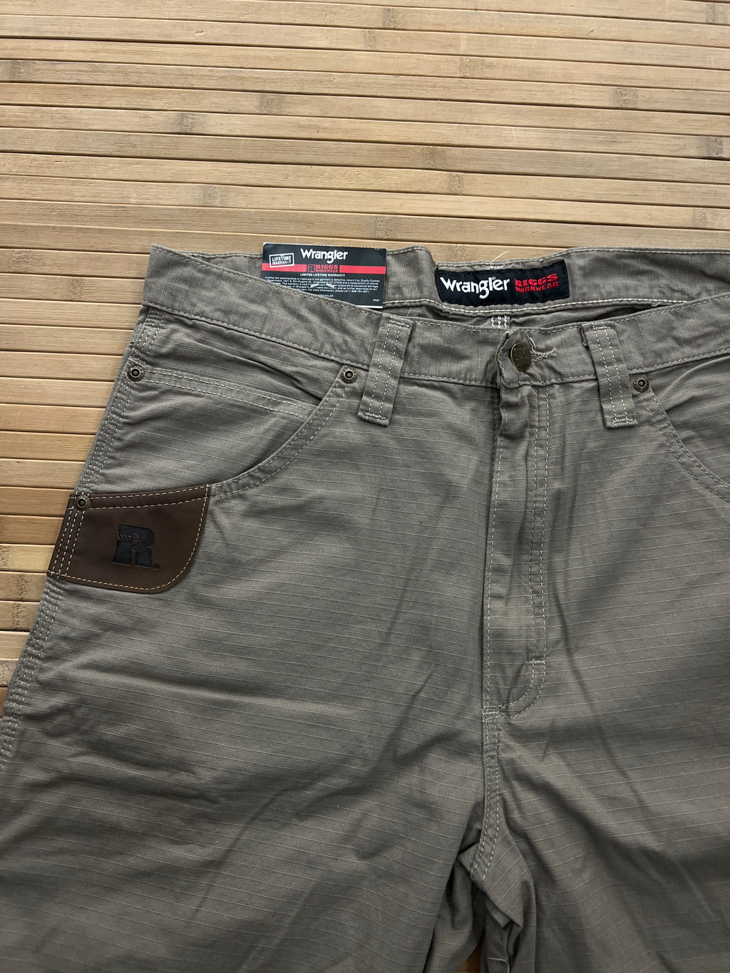 Wrangler Cargo Pants new with tags (32x34)