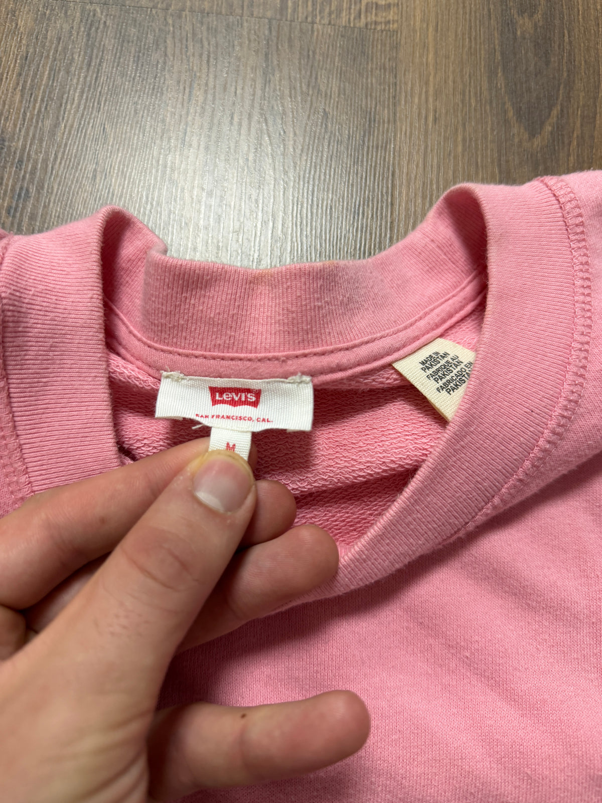 Levis Pink Sweater 🙋‍♀️ (M)