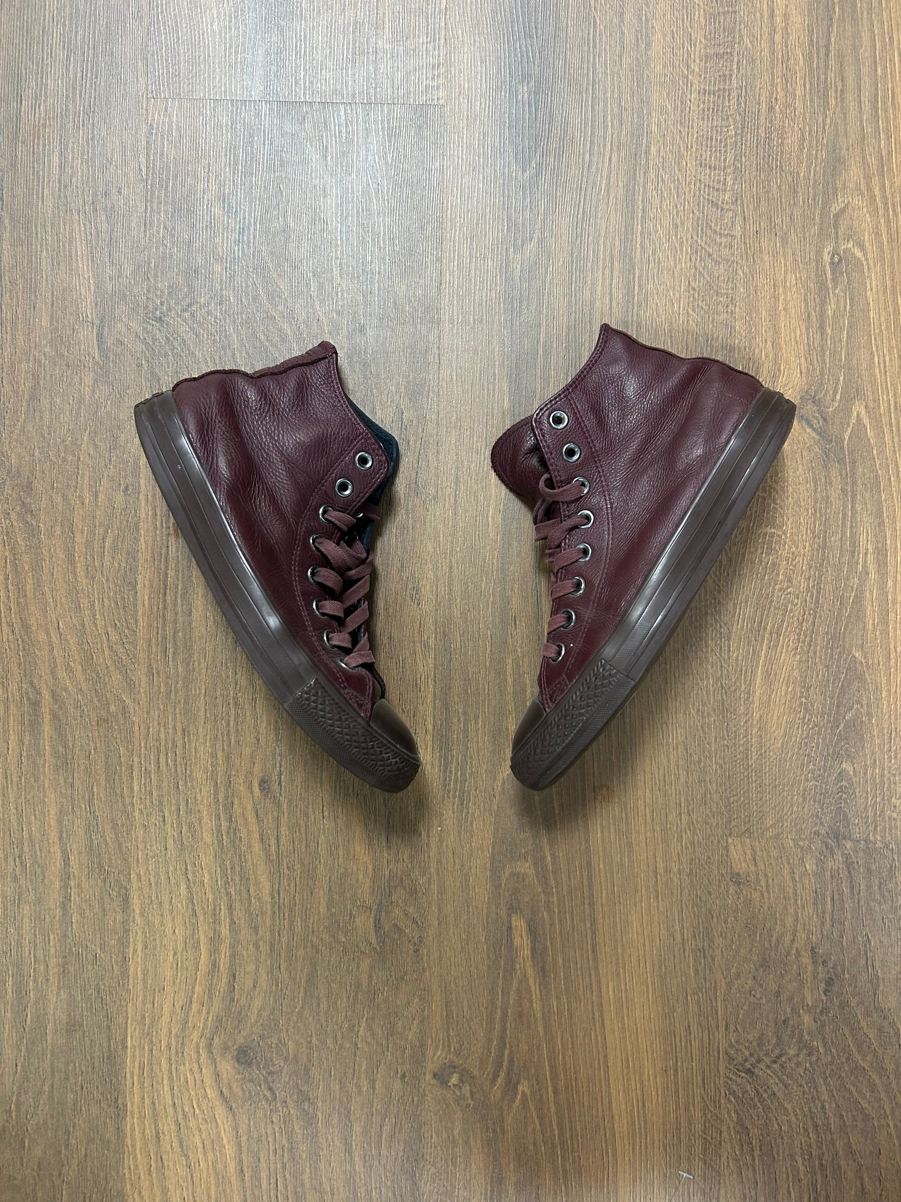Leather Chuck Taylors Converse (40)