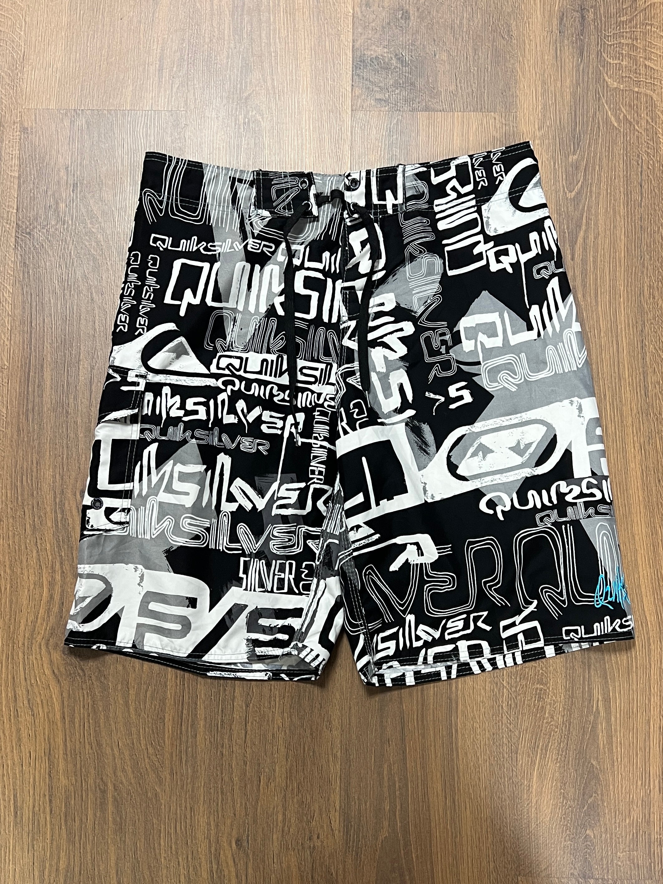 Quicksilver aop board shorts (36)