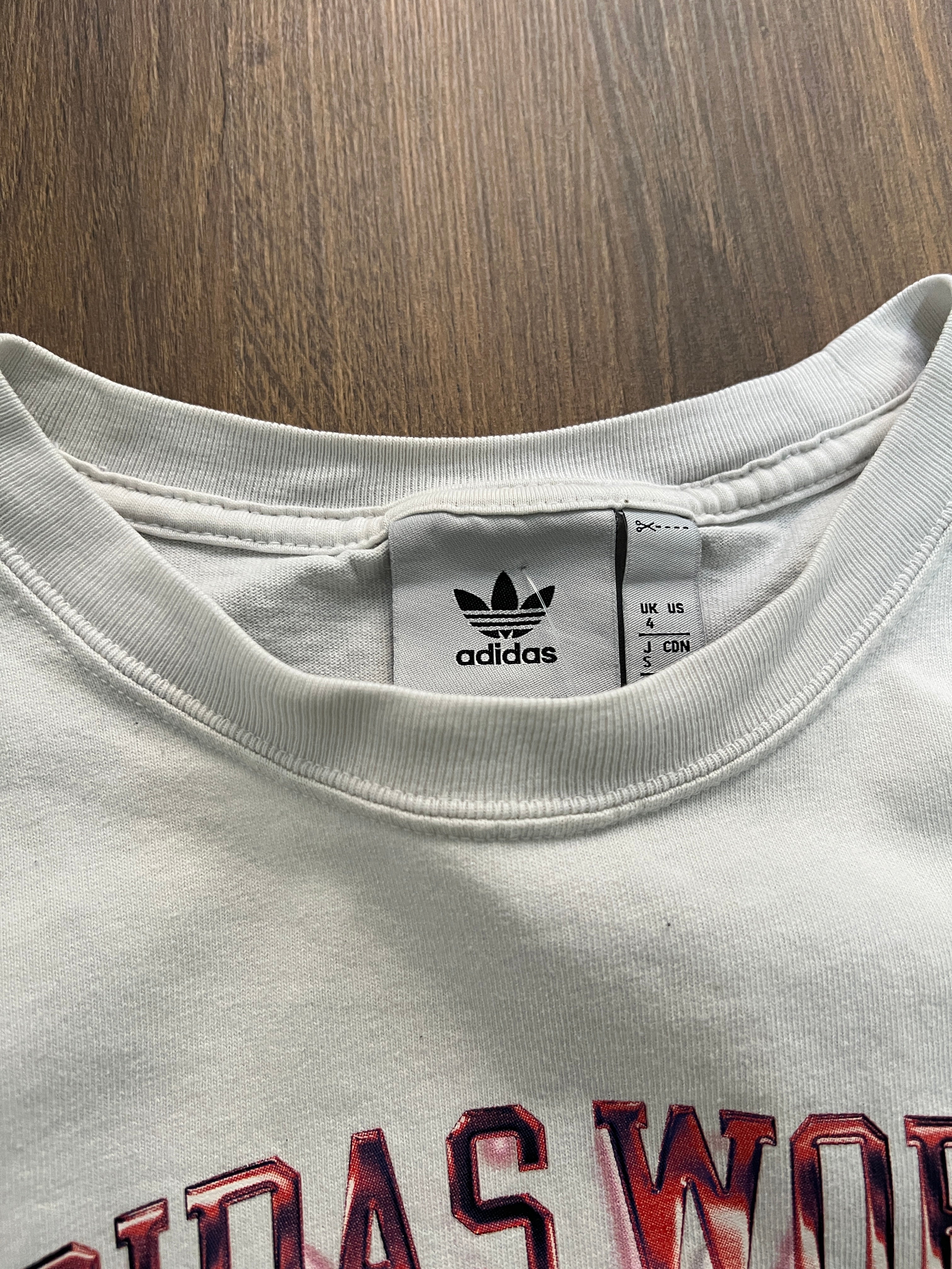 Adidas x Disney Top 🙋‍♀️ (M)