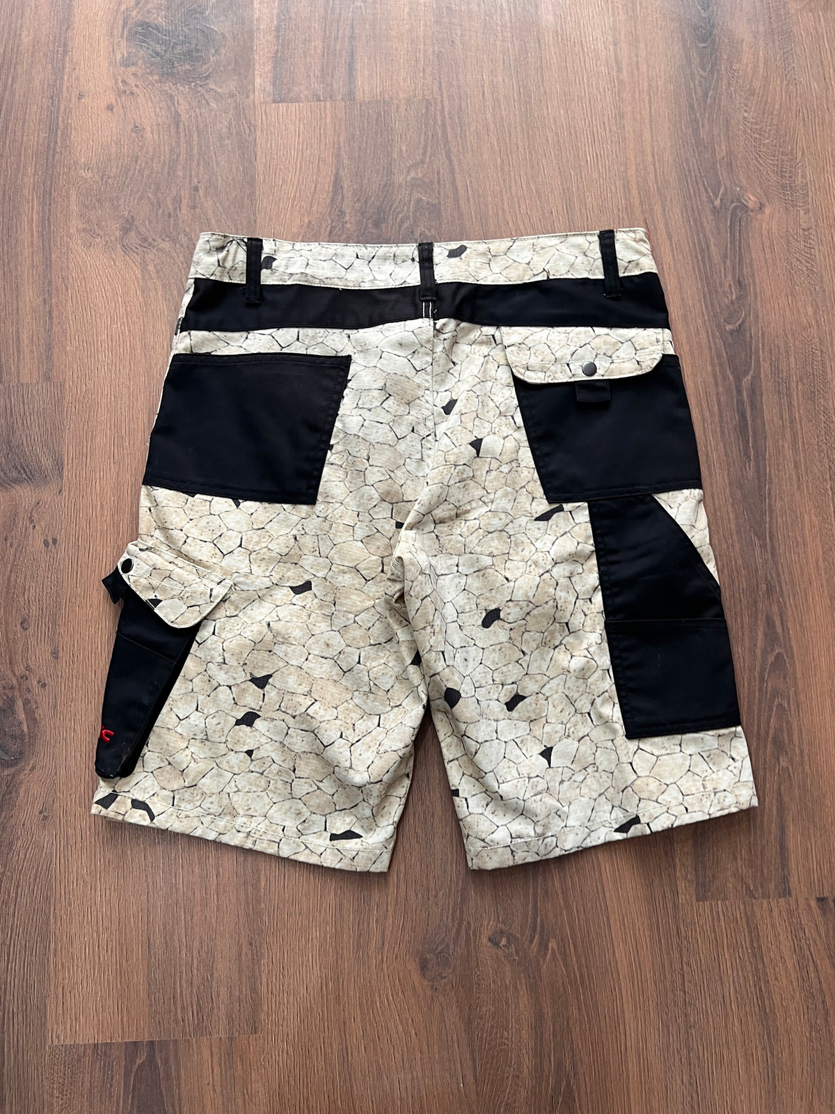 Dessert Camo Cargo Shorts (36)
