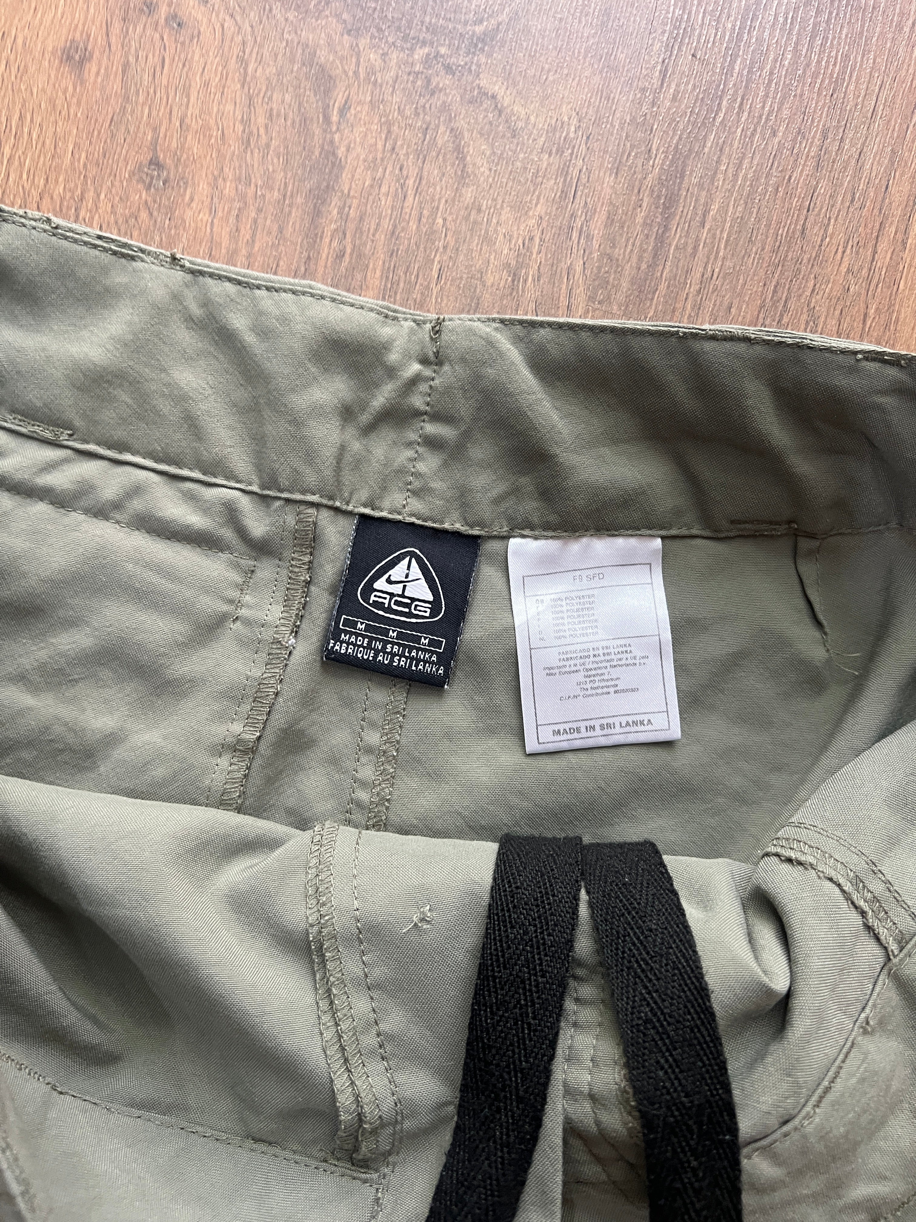 Nike ACG Shorts (34)