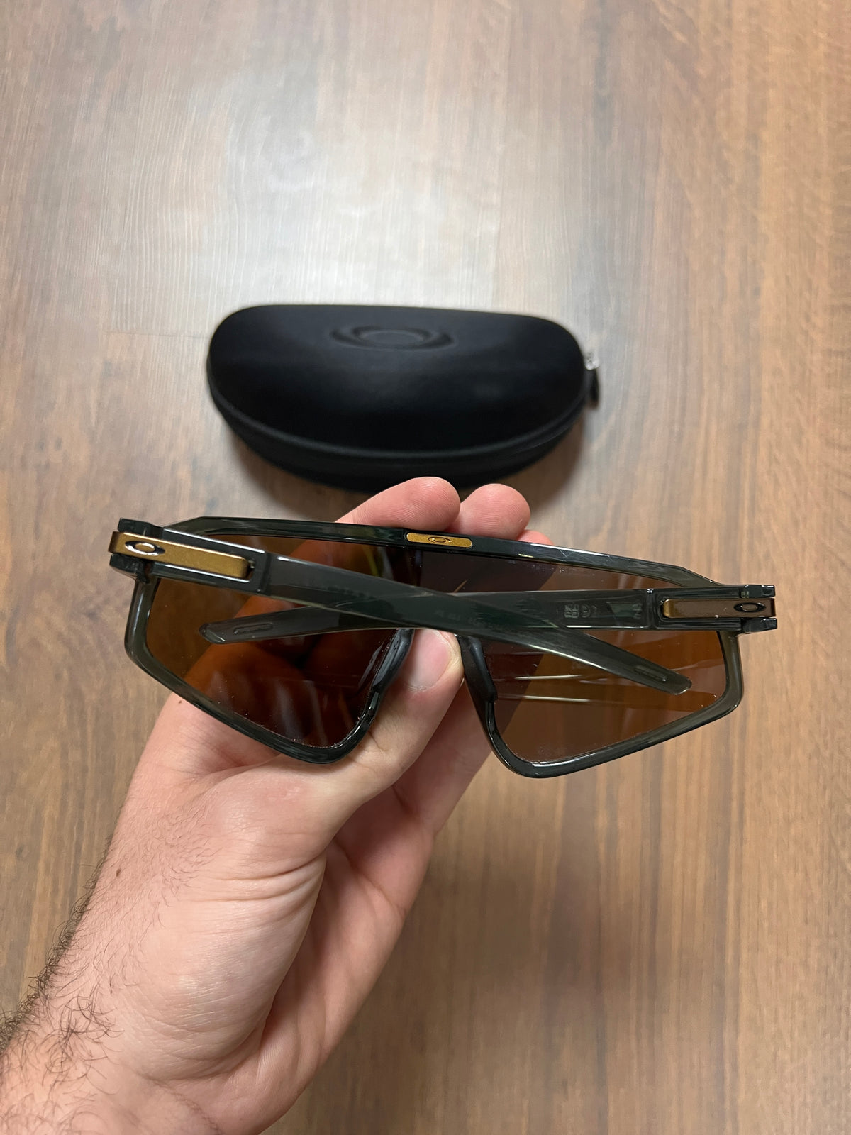 Okaley Latch Pannel Glasses