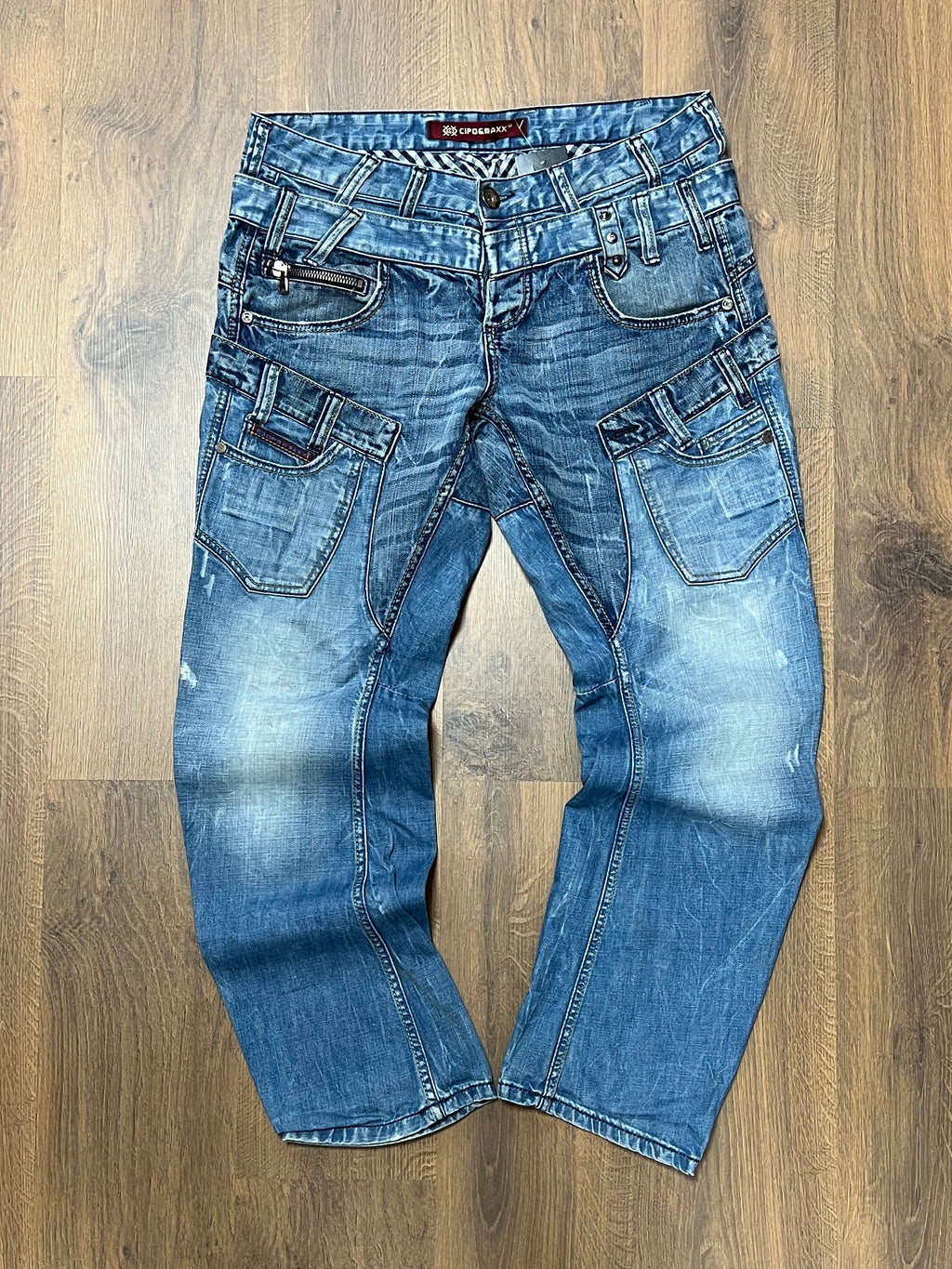 Double Waisted Y2K jeans (36x30)