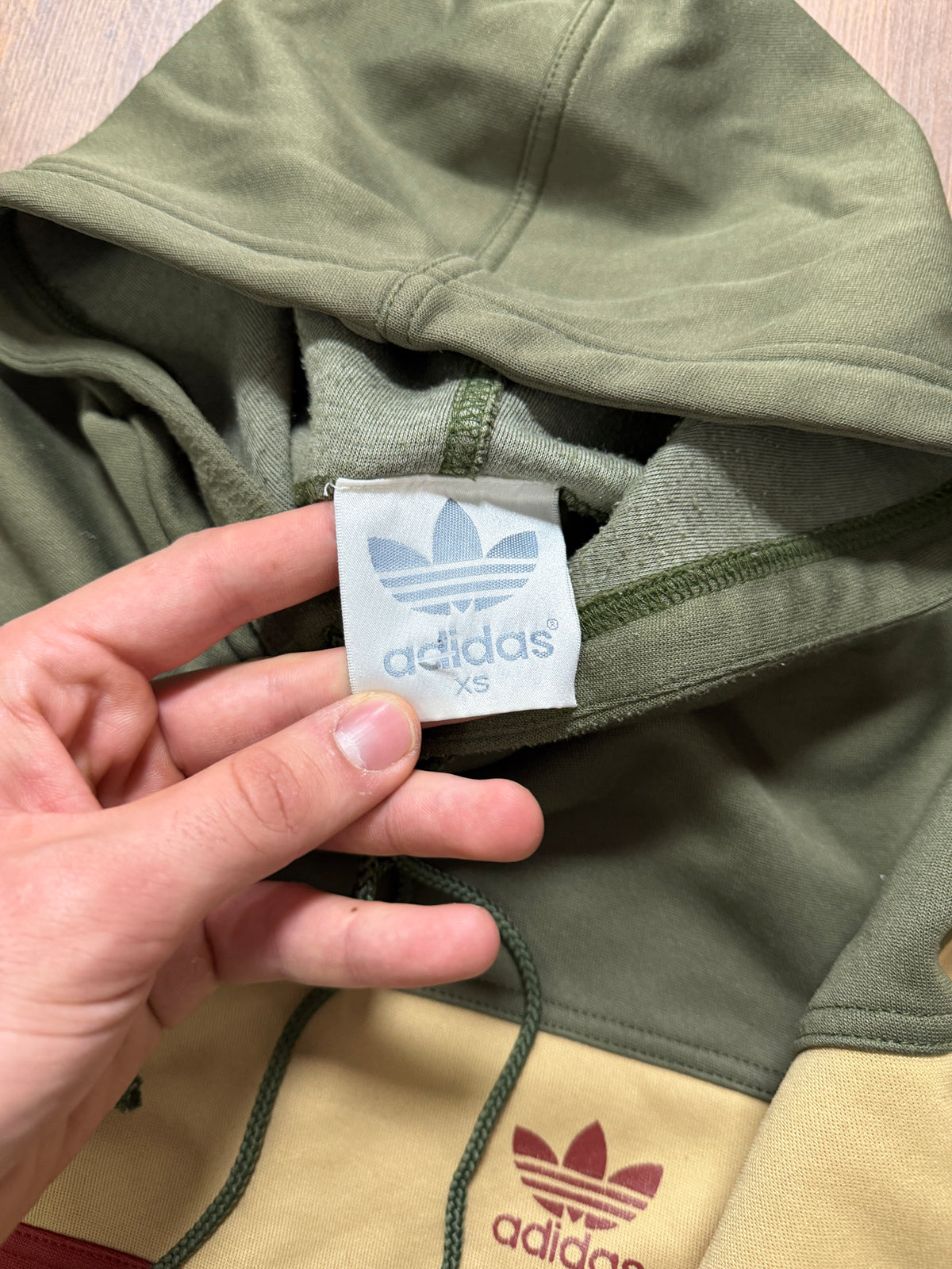 Adidas 90s hoodie(M)