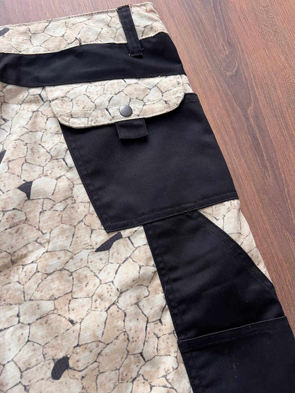 Dessert Camo Cargo Shorts (36)