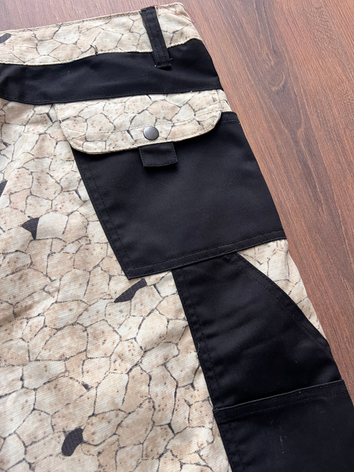 Dessert Camo Cargo Shorts (36)